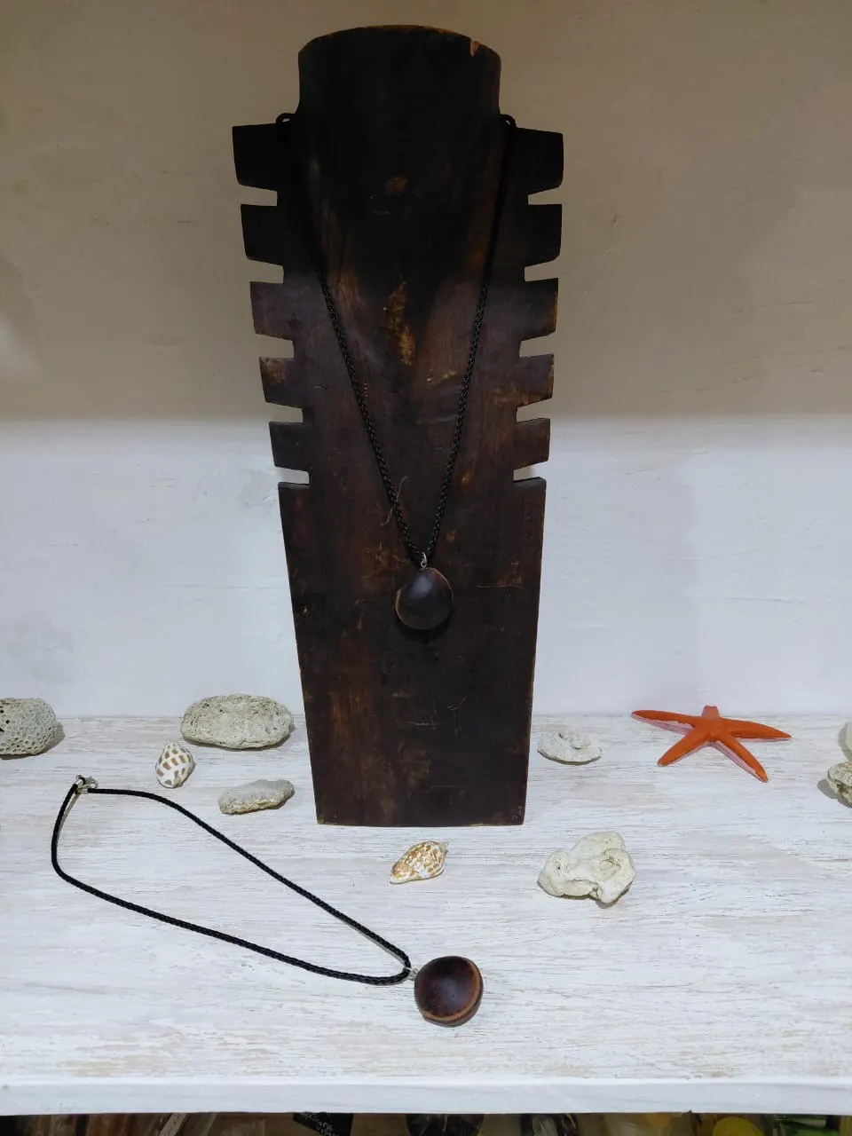 Collier Cordon &amp;amp; Graine Naturelle de Guadeloupe — Œil de bœuf